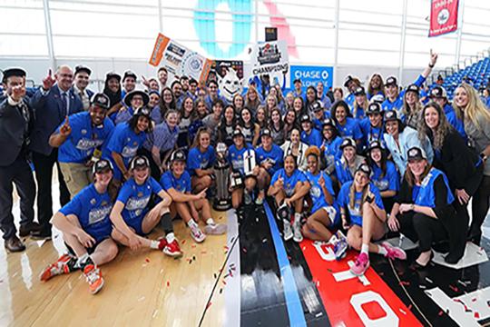 SLU Women's basketball team poses for a team photo