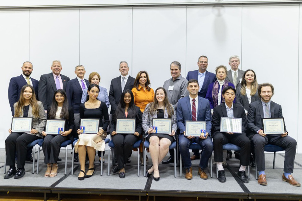 Boeing Institute Holds Annual International Business Awards Ceremony