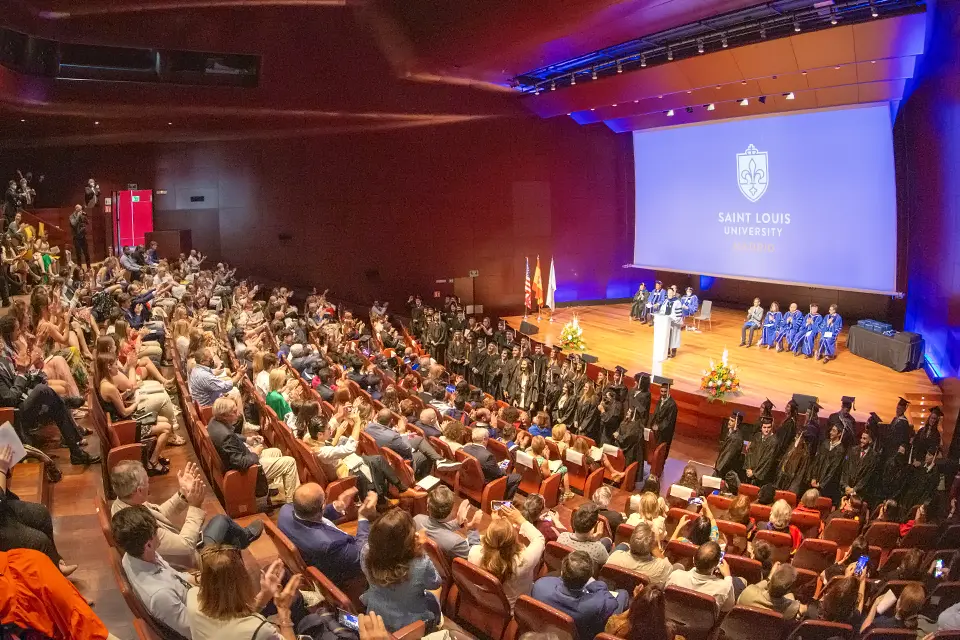 Imagen general de la ceremonia de gracuación.